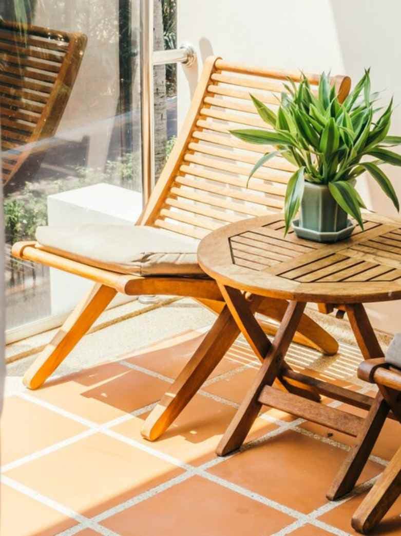 Compact and Foldable Chair Ideas for Small Balconies
