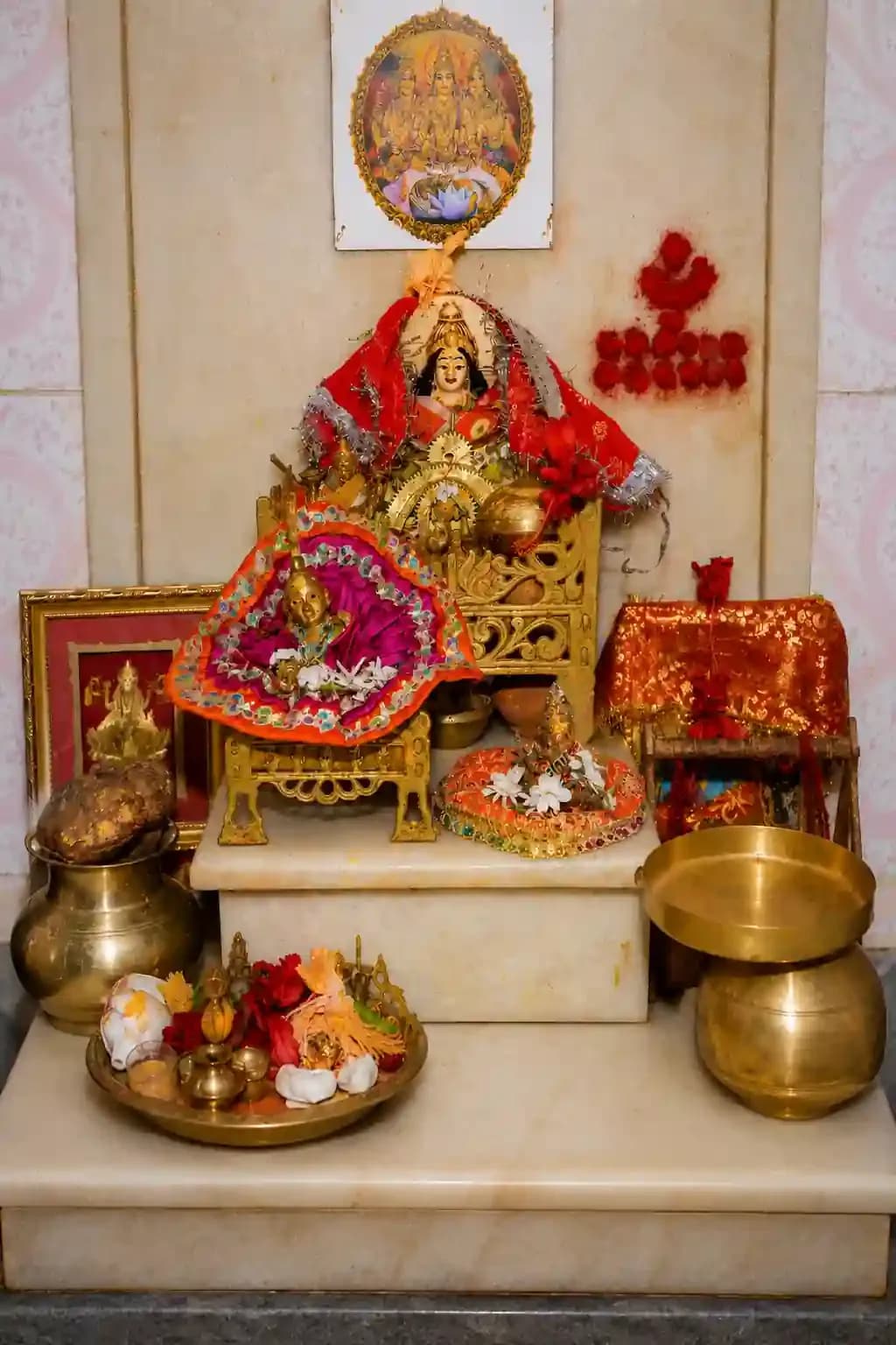 Harmonious Fusion: Wooden and Marble Mandir Designs for Homes